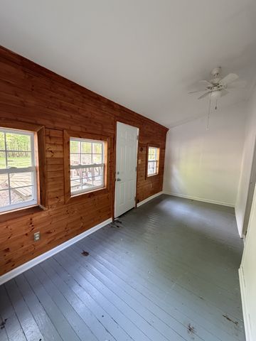 767 Sherwood Rd, Sewanee, TN 37375