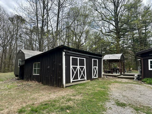 767 Sherwood Rd, Sewanee, TN 37375
