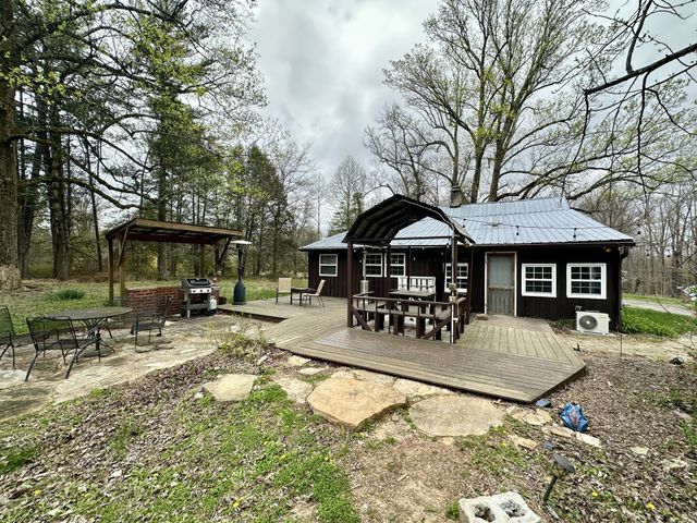 767 Sherwood Rd, Sewanee, TN 37375