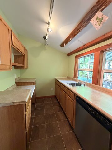 767 Sherwood Rd, Sewanee, TN 37375