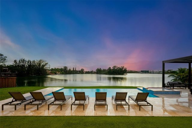 5420 SW 72nd Avenue, Miami, FL 33155