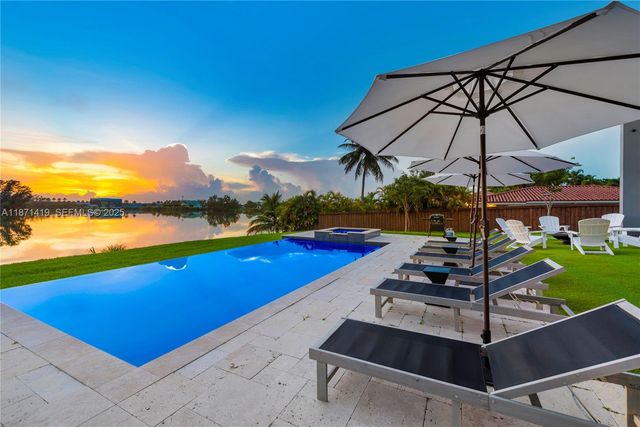 5420 SW 72nd Avenue, Miami, FL 33155