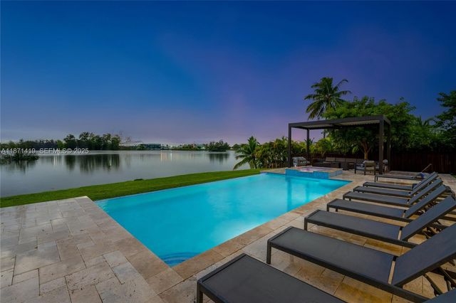5420 SW 72nd Avenue, Miami, FL 33155