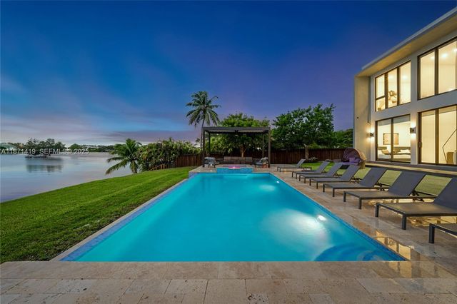 5420 SW 72nd Avenue, Miami, FL 33155