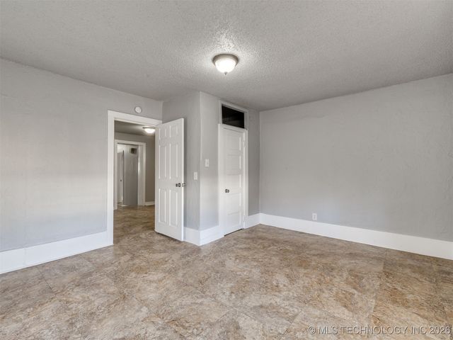 4138 W 8th Street, Tulsa, OK 74127