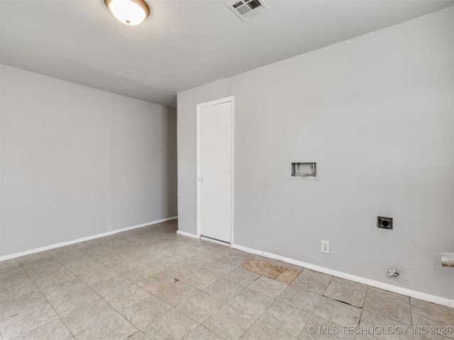 4138 W 8th Street, Tulsa, OK 74127