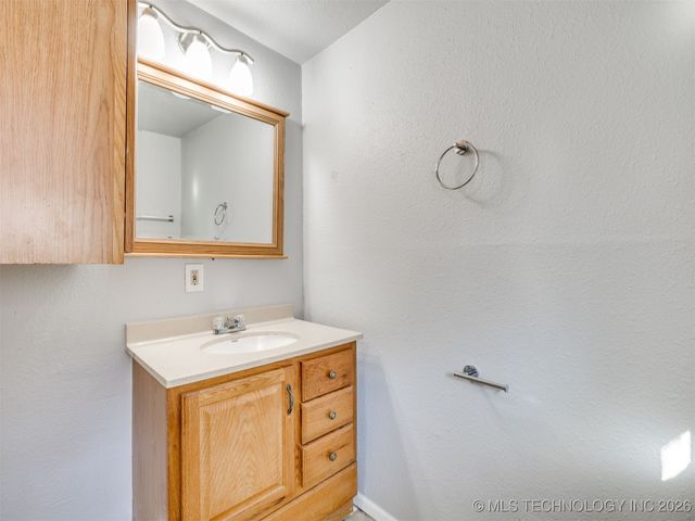 4138 W 8th Street, Tulsa, OK 74127