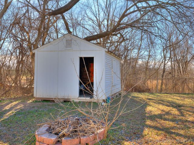 4138 W 8th Street, Tulsa, OK 74127