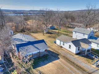 4138 W 8th Street, Tulsa, OK 74127