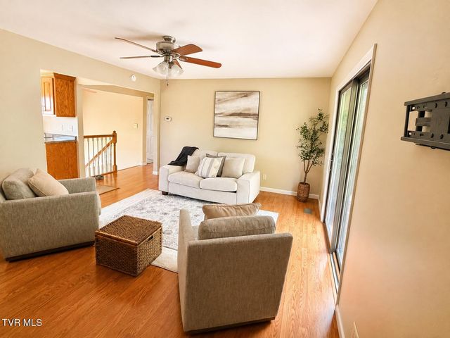 1695 Jim Fox Road, Greeneville, TN 37743