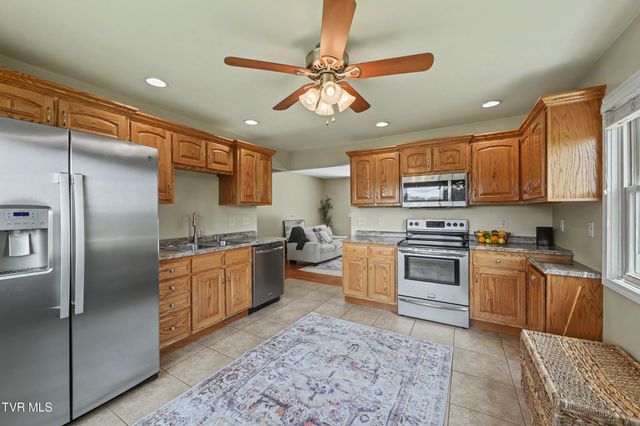 1695 Jim Fox Road, Greeneville, TN 37743