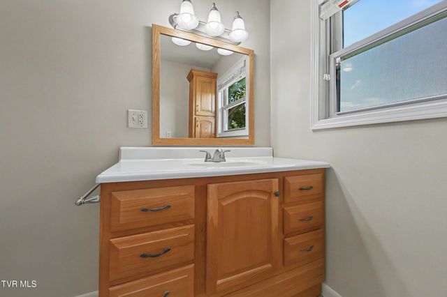 1695 Jim Fox Road, Greeneville, TN 37743