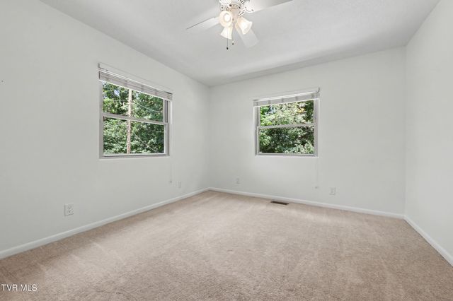 1695 Jim Fox Road, Greeneville, TN 37743
