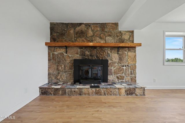 1695 Jim Fox Road, Greeneville, TN 37743