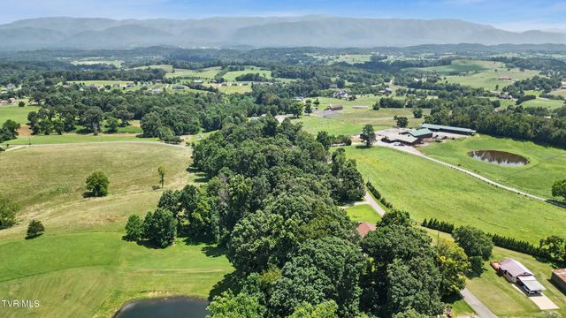 1695 Jim Fox Road, Greeneville, TN 37743