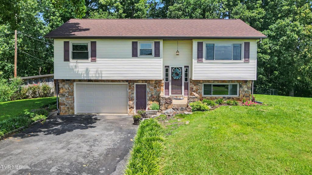 1695 Jim Fox Road, Greeneville, TN 37743