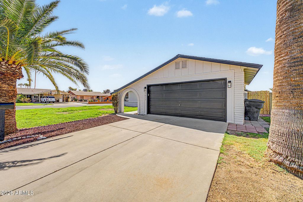 5617 W COCHISE Drive, Glendale, AZ 85302 — photo 3