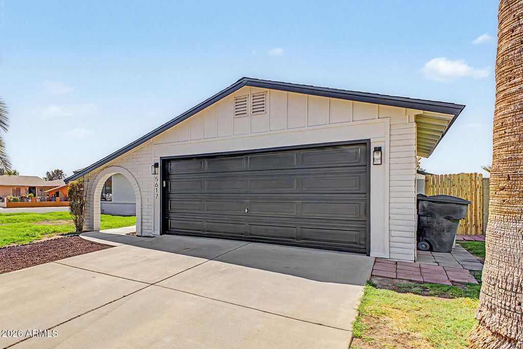 5617 W COCHISE Drive, Glendale, AZ 85302 — photo 4