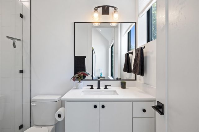 1903 Frazier Ave B, Austin, TX 78704