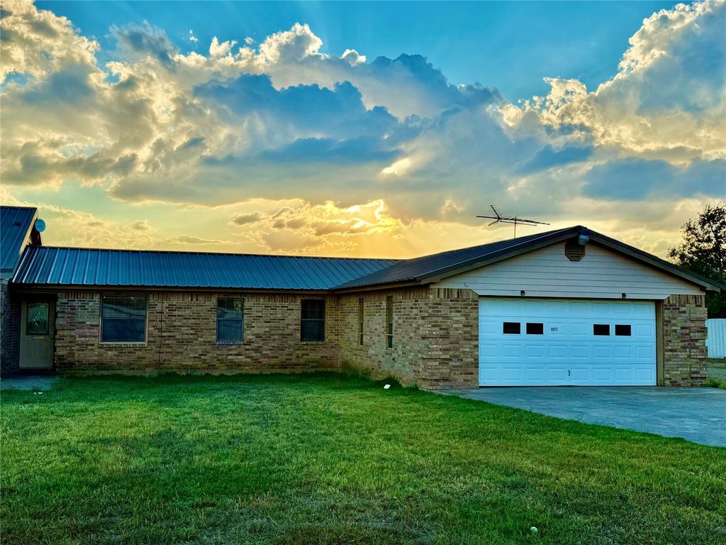 3322E Hidalgo, Waxahachie, TX 75167