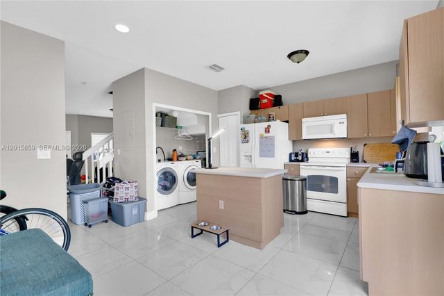 1660 SE 30th St, Homestead, FL 33035