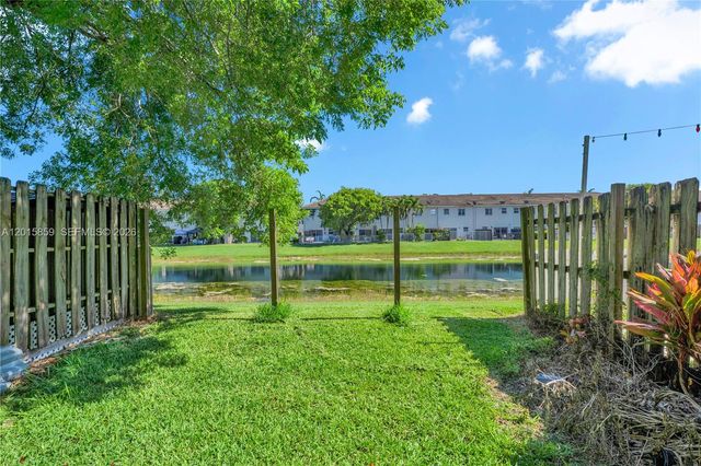 1660 SE 30th St, Homestead, FL 33035