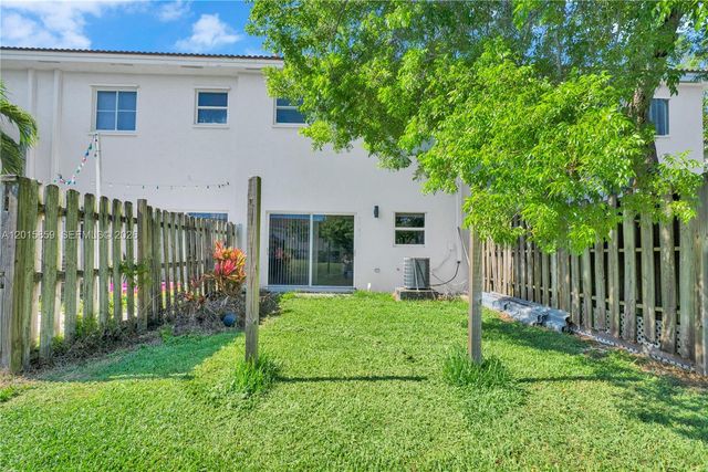 1660 SE 30th St, Homestead, FL 33035