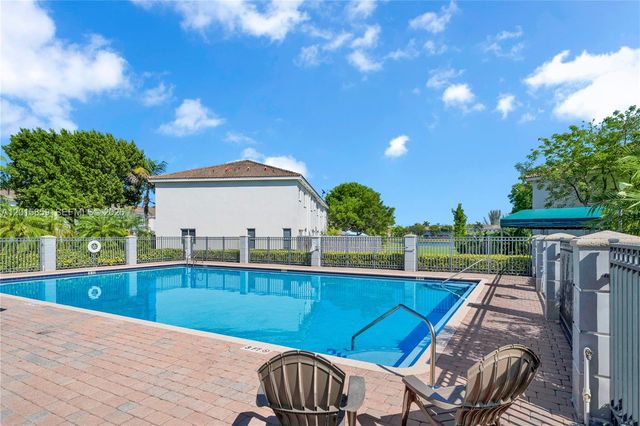 1660 SE 30th St, Homestead, FL 33035