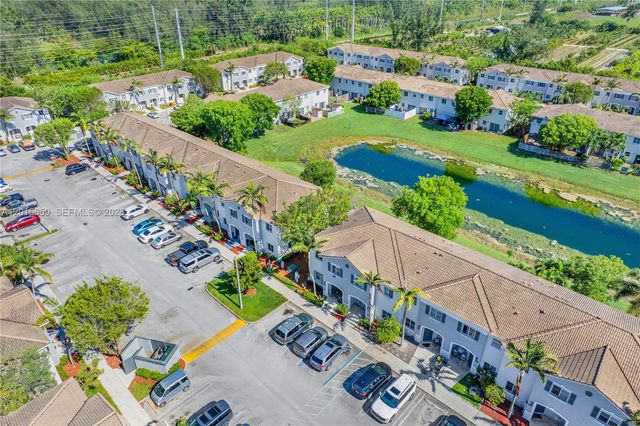 1660 SE 30th St, Homestead, FL 33035