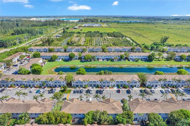 1660 SE 30th St, Homestead, FL 33035