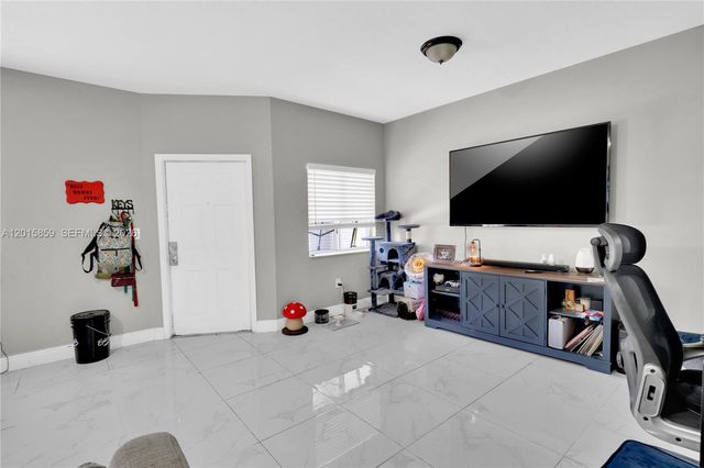 1660 SE 30th St, Homestead, FL 33035