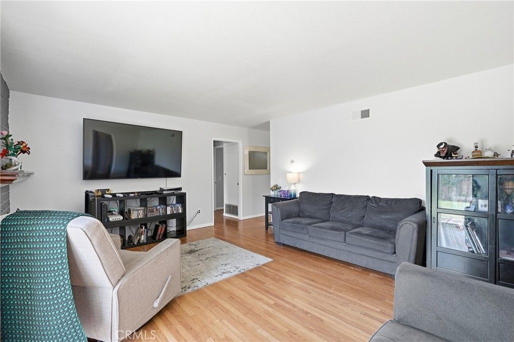 Image 8 of property listing at 509 Dena Way, Santa Maria, CA 93454