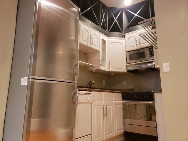 141 Arlington 2, Boston, MA 02116