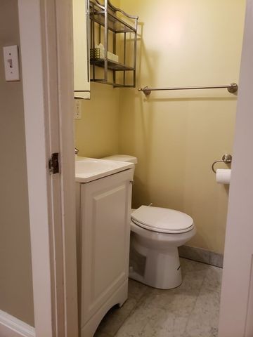 141 Arlington 2, Boston, MA 02116