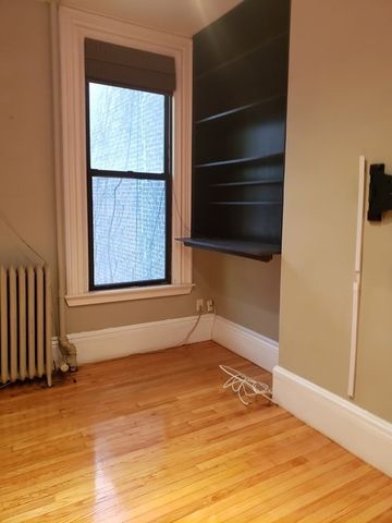 141 Arlington 2, Boston, MA 02116