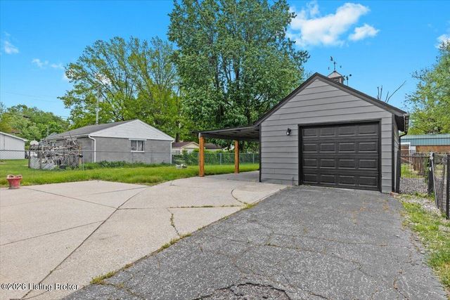 614 Bluegrass Ave, Louisville, KY 40214