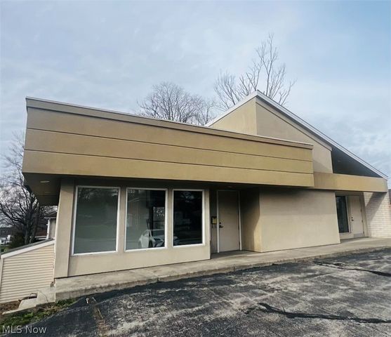 264 W Liberty Street SE, Hubbard, OH 44425