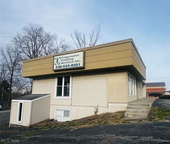 264 W Liberty Street SE, Hubbard, OH 44425