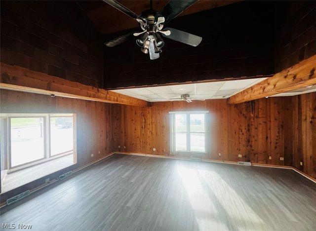 264 W Liberty Street SE, Hubbard, OH 44425