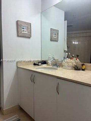 1750 N Bayshore Dr 1714, Miami, FL 33132