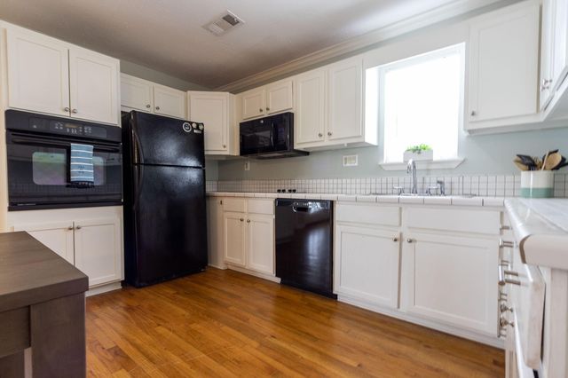 16721 Edward Teach Road, Jamaica Beach, TX 77554