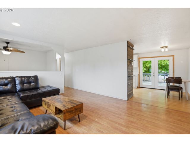 2400 Se HAYWARD Way, Milwaukie, OR 97267