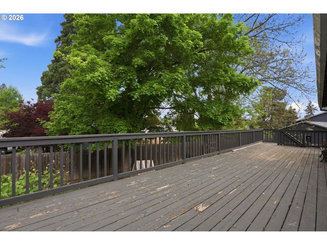 2400 Se HAYWARD Way, Milwaukie, OR 97267