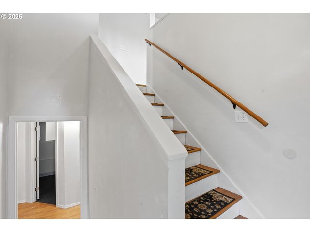 2400 Se HAYWARD Way, Milwaukie, OR 97267