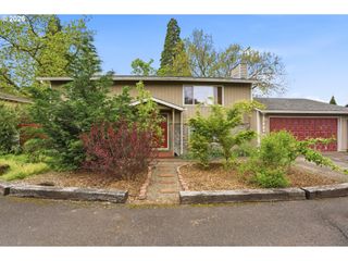 2400 Se HAYWARD Way, Milwaukie, OR 97267