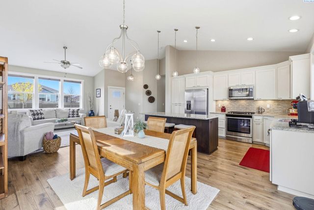 3763 S Sherman St, Kennewick, WA 99338