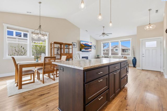 3763 S Sherman St, Kennewick, WA 99338