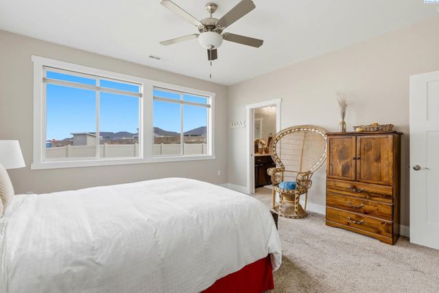 3763 S Sherman St, Kennewick, WA 99338