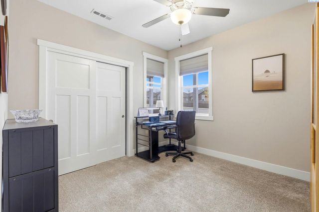 3763 S Sherman St, Kennewick, WA 99338