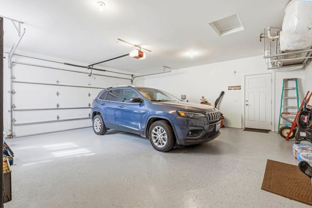 3763 S Sherman St, Kennewick, WA 99338